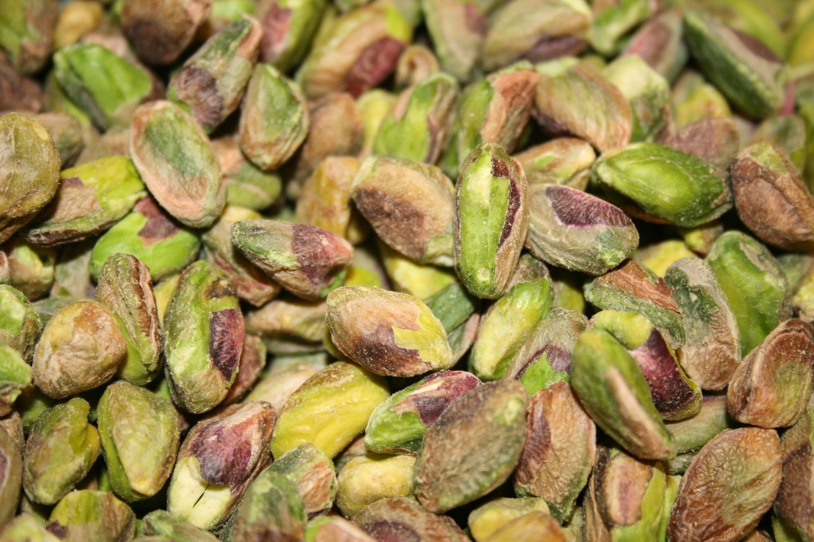 BAYSIDE CANDY PISTACHIOS SHELLED KERNELS RAW UNSALTED, 1LB