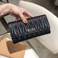 thumbnail image 1 of Cartera Larga De Cuero 100 % Original MIU Negro 5450 Para Mujer Gao Jiahui unisex, 1 of 2