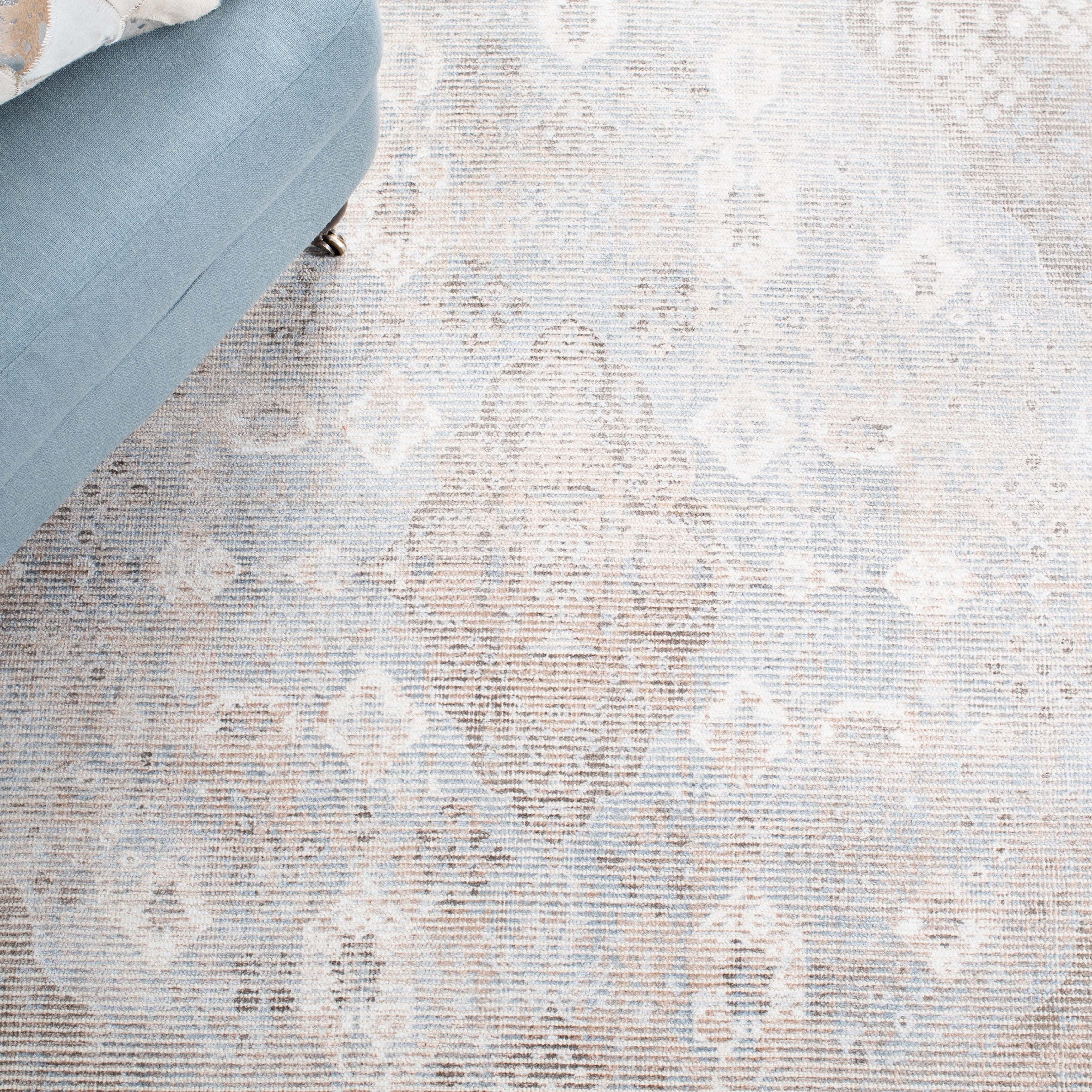SAFAVIEH Restoration Vintage Edith Medallion Area Rug, Beige/Sand, 3' x 5'