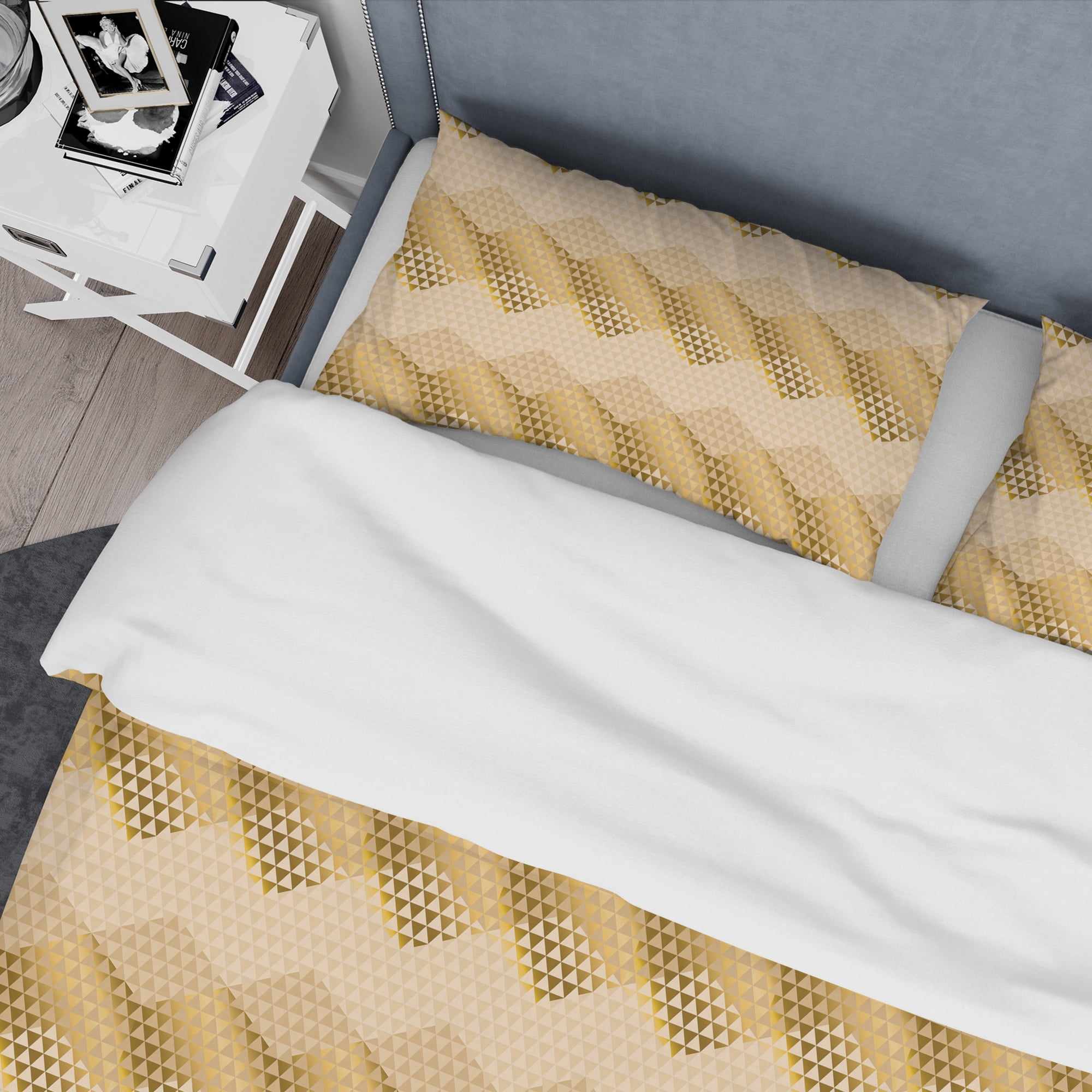 Designart 'Golden Triangular Wavess I' Mid-Century Modern Duvet Cover Set