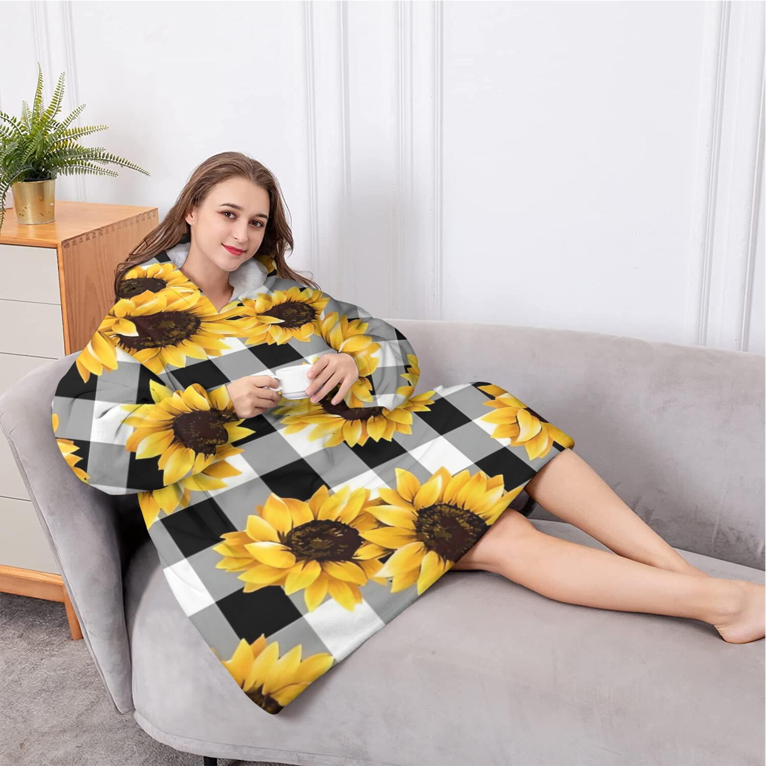 Oversized Wearable Blanket Hoodie,Black White Gray Checker Sunflower Pattern Sherpa Blanket Hoodie with Super Pockets,Super Warm Fuzzy Pullover for Women & Men