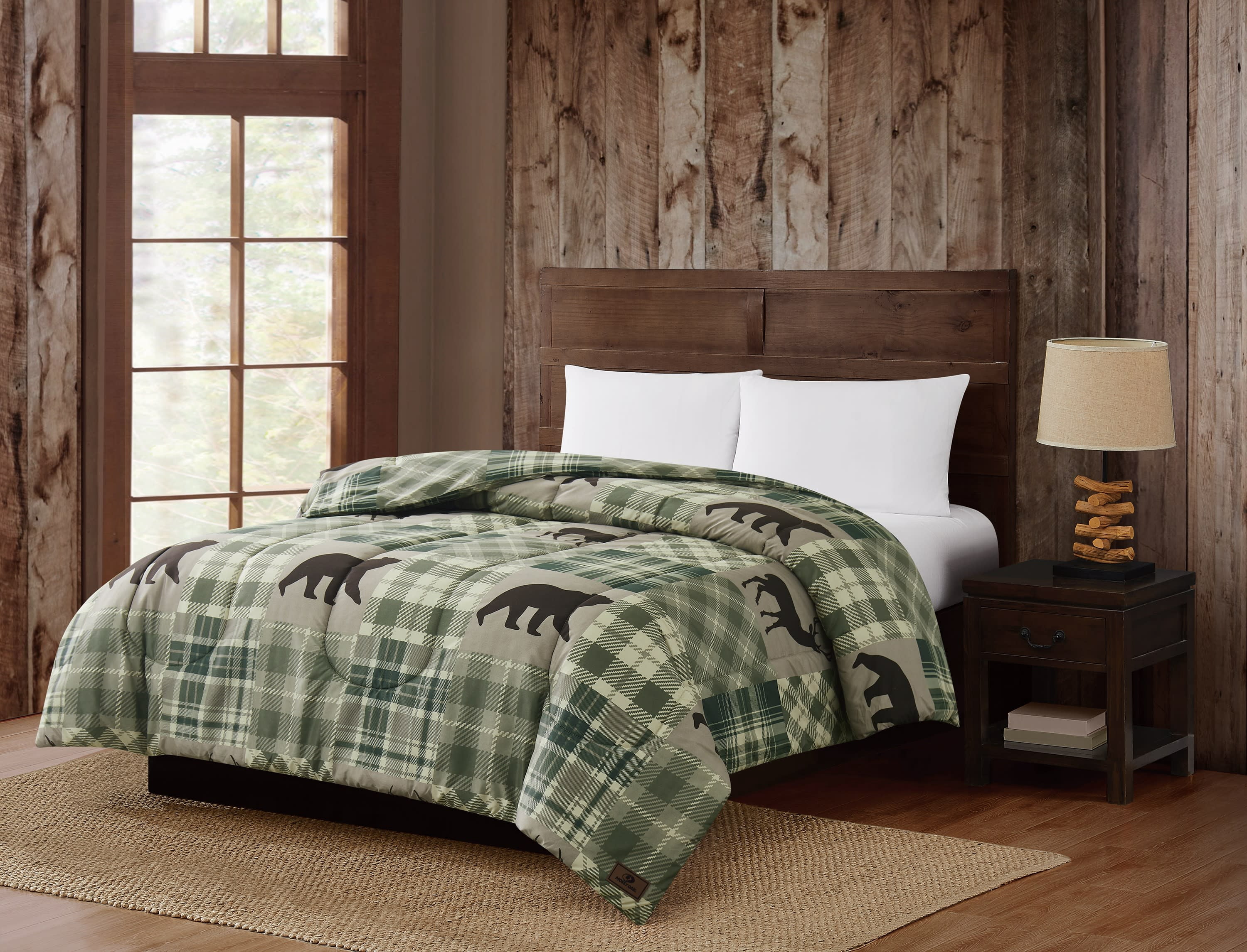 Mossy Oak® Bear Patchwork Microfiber King Size Comforter, Microfiber Adult Bedding for Hunting Lodge or Cabin