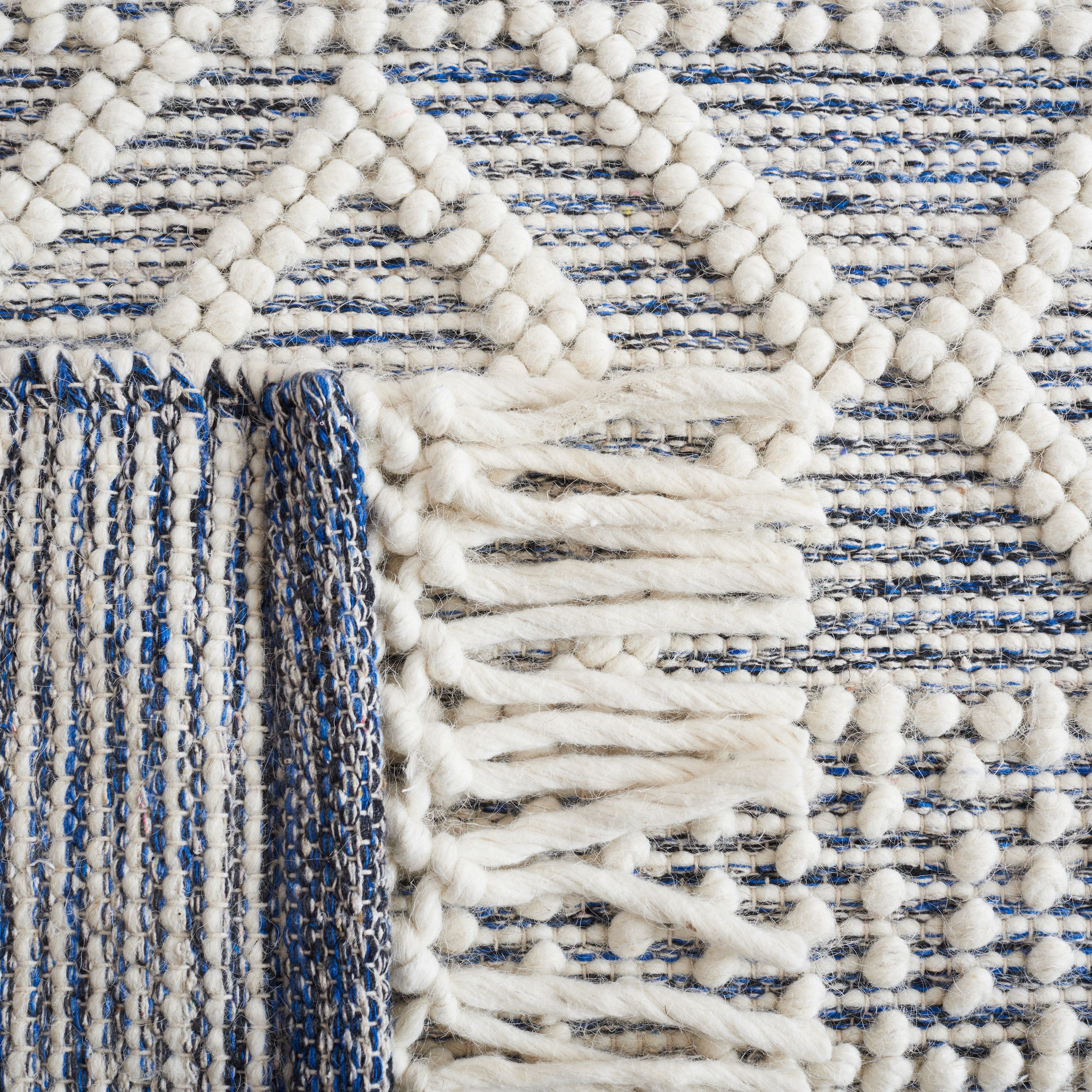 SAFAVIEH Vermont Wichita Aztec Area Rug, Ivory/Blue, 5' x 8'