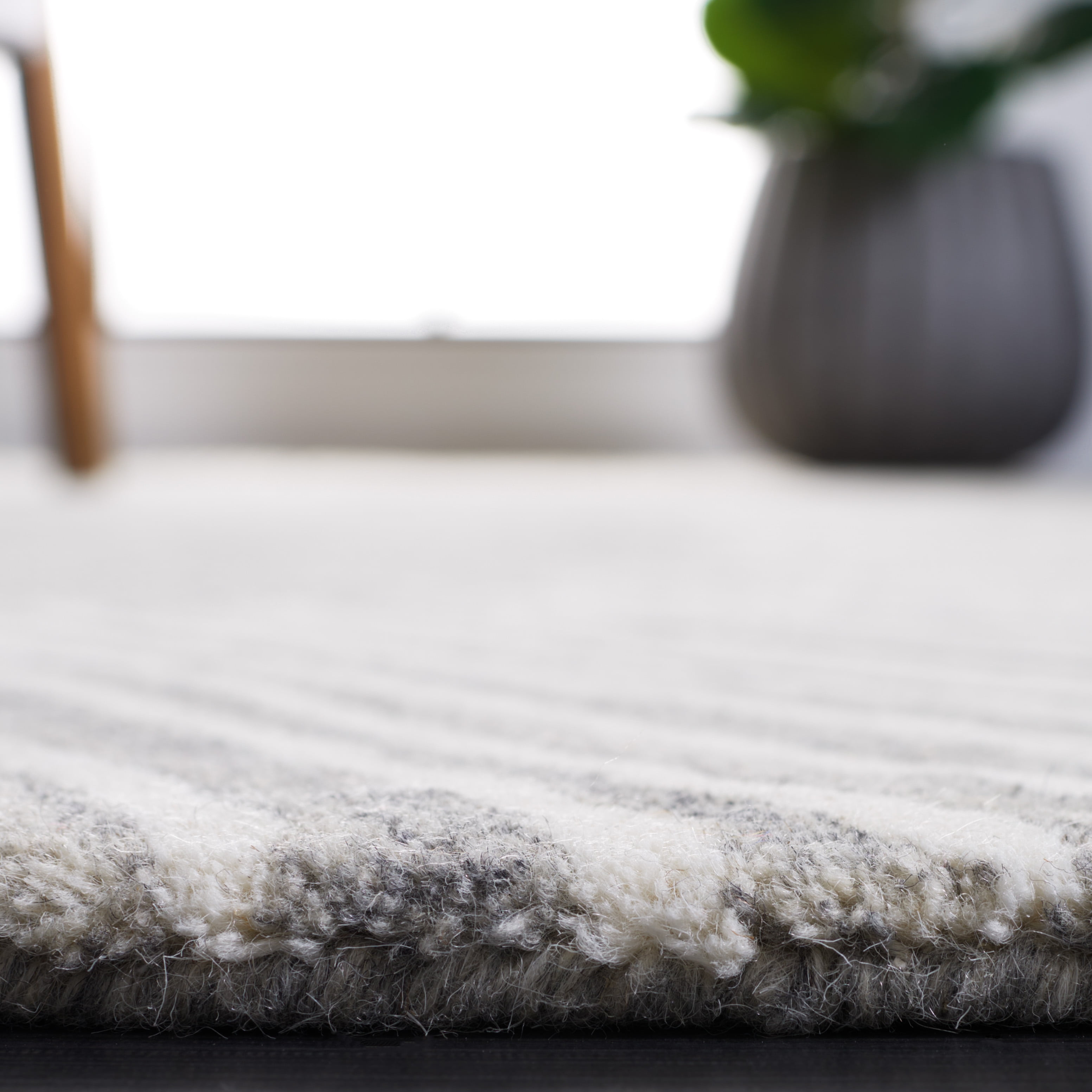 SAFAVIEH Fifth Avenue Declan Abstract Area Rug, Grey/Ivory, 8' x 10'