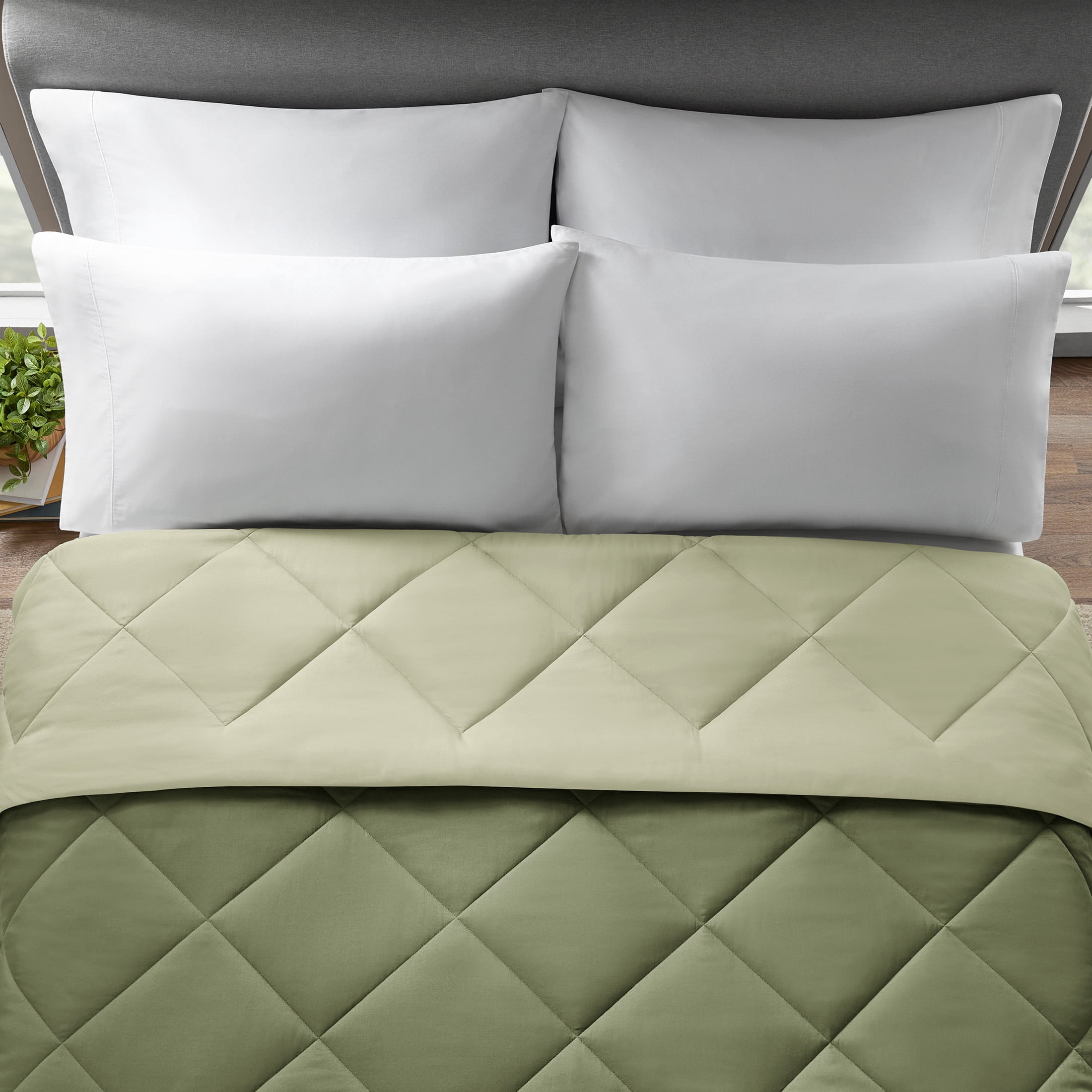 Mainstays King Comforter, All-Season Reversible Microfiber, Dark Green