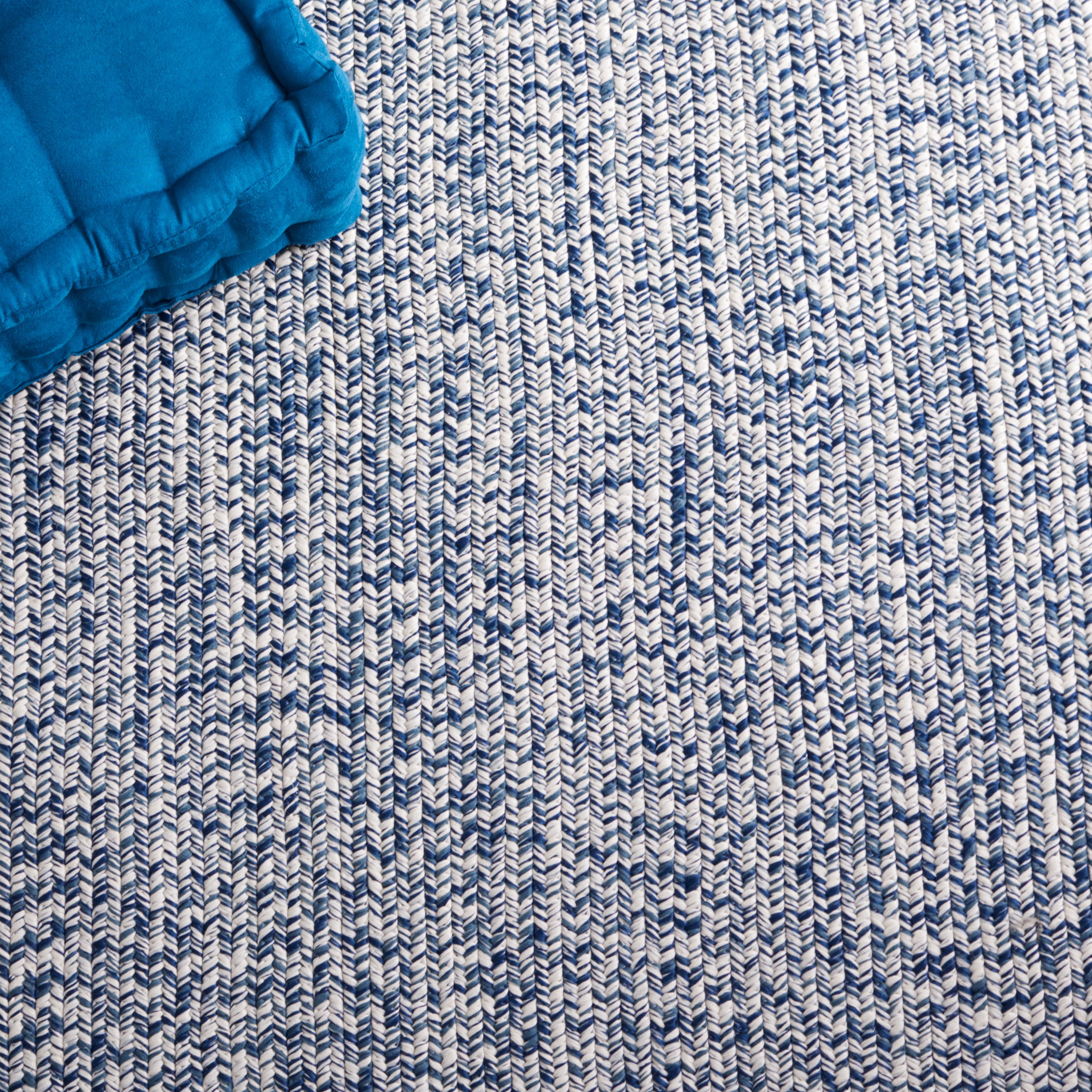 SAFAVIEH Braided Gino Distressed Machine Washable Reversible Area Rug, Dark Blue/Ivory, 8' x 10' Oval