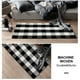 thumbnail image 5 of Alfombra tejida a máquina en cuadros blanco y negro, ideal para decoración hogareña - Modelo G de 150x200 cm, 5 of 7