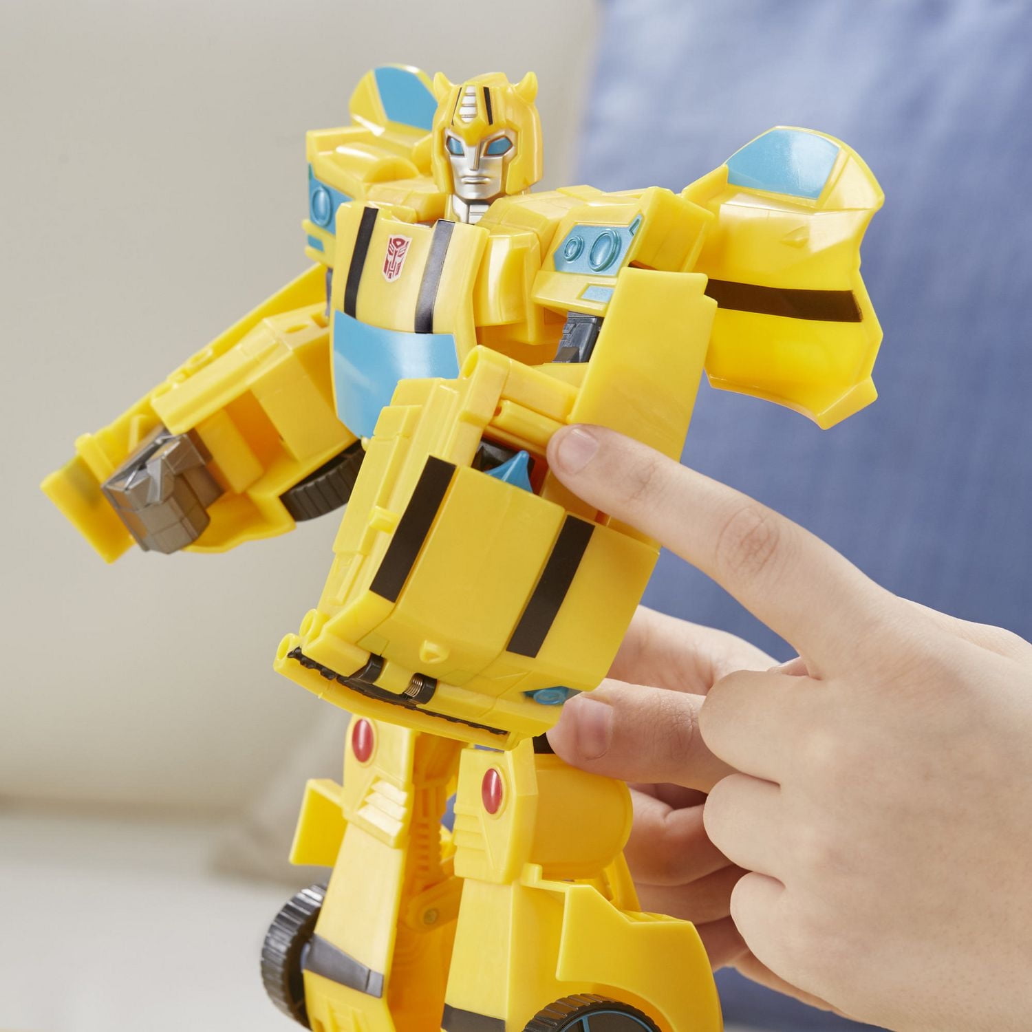 Transformers Cyberverse Action Attackers: Ultimate Class Bumblebee Action Figure Toy