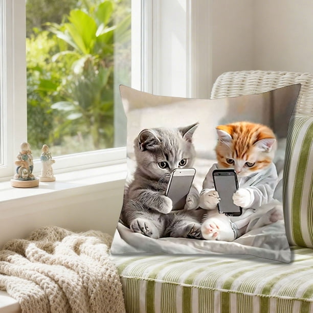Funda de almohada con estampado de gatos jugando con el teléfono | Cojín decorativo multicolor de 45 x 45 cm para sofá cama y salón