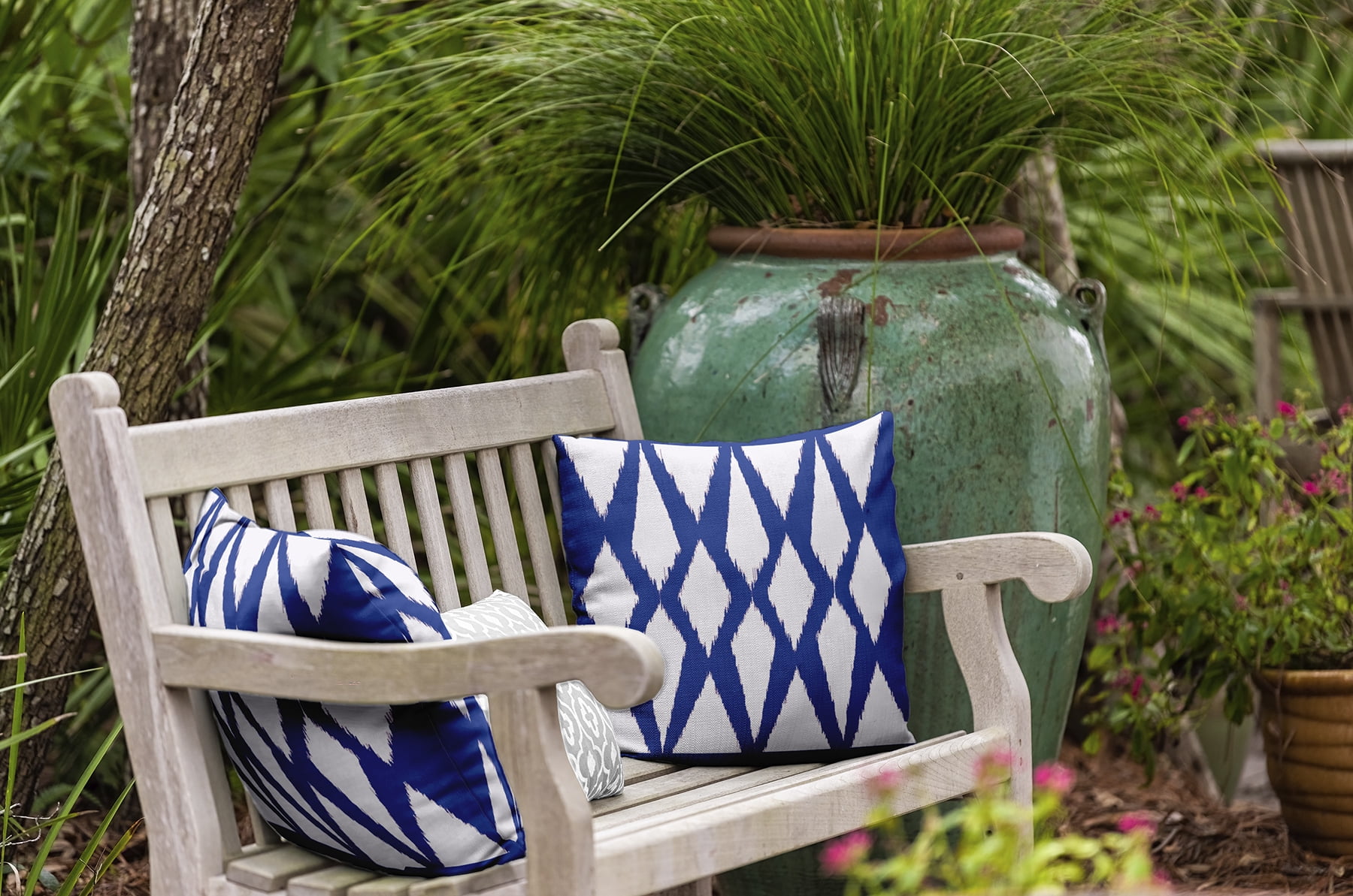 Simply Daisy 16" x 16" Soft Diamond Polyester Indoor/Outdoor Pillow, Royal (1 count)