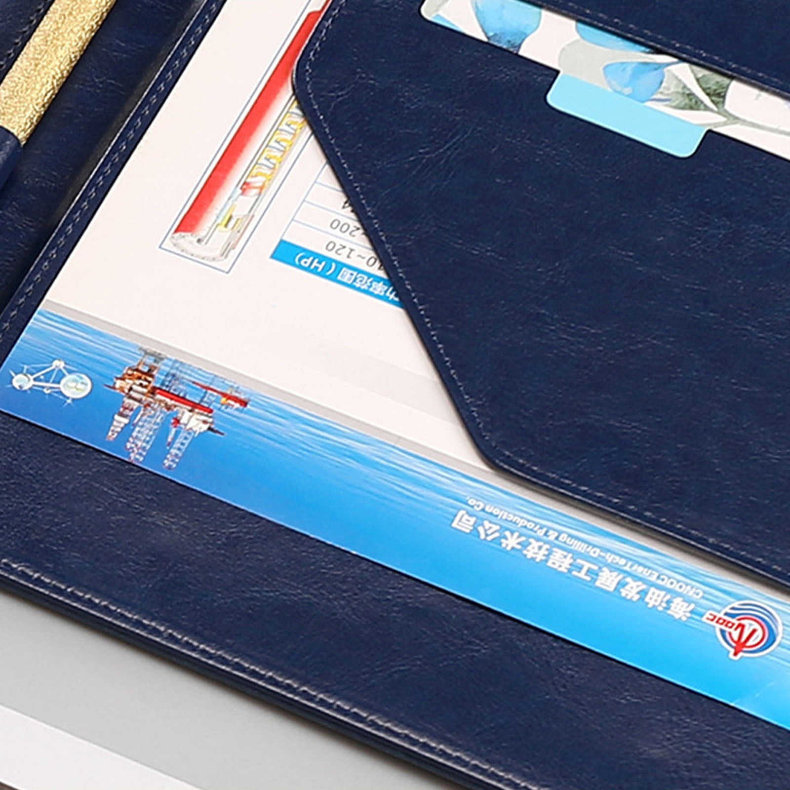 Multifuntional Clipboard with Integrated Storage for Pen and Cards Suitable for Meetings and Daily Office Tasks