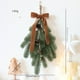 thumbnail image 1 of Coronas de Navidad para la Puerta Delantera Corona de Navidad Puerta Colgante Decoración de Navidad Corona de Navidad Colgante Decoración Del Hogar Decoraciones de la Puerta de Navidad, 1 of 3