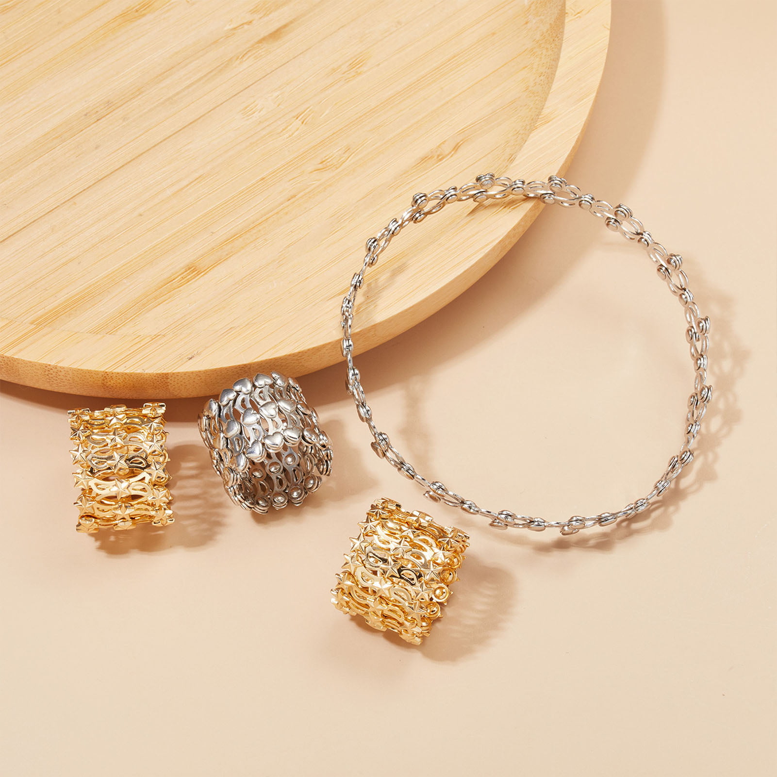Amazon.com: VGS Fashion Jewelry Bracelet Ring Combo~Rhinestones Crystal  Flower Hand Chain Bracelet Ring: Clothing, Shoes & Jewelry