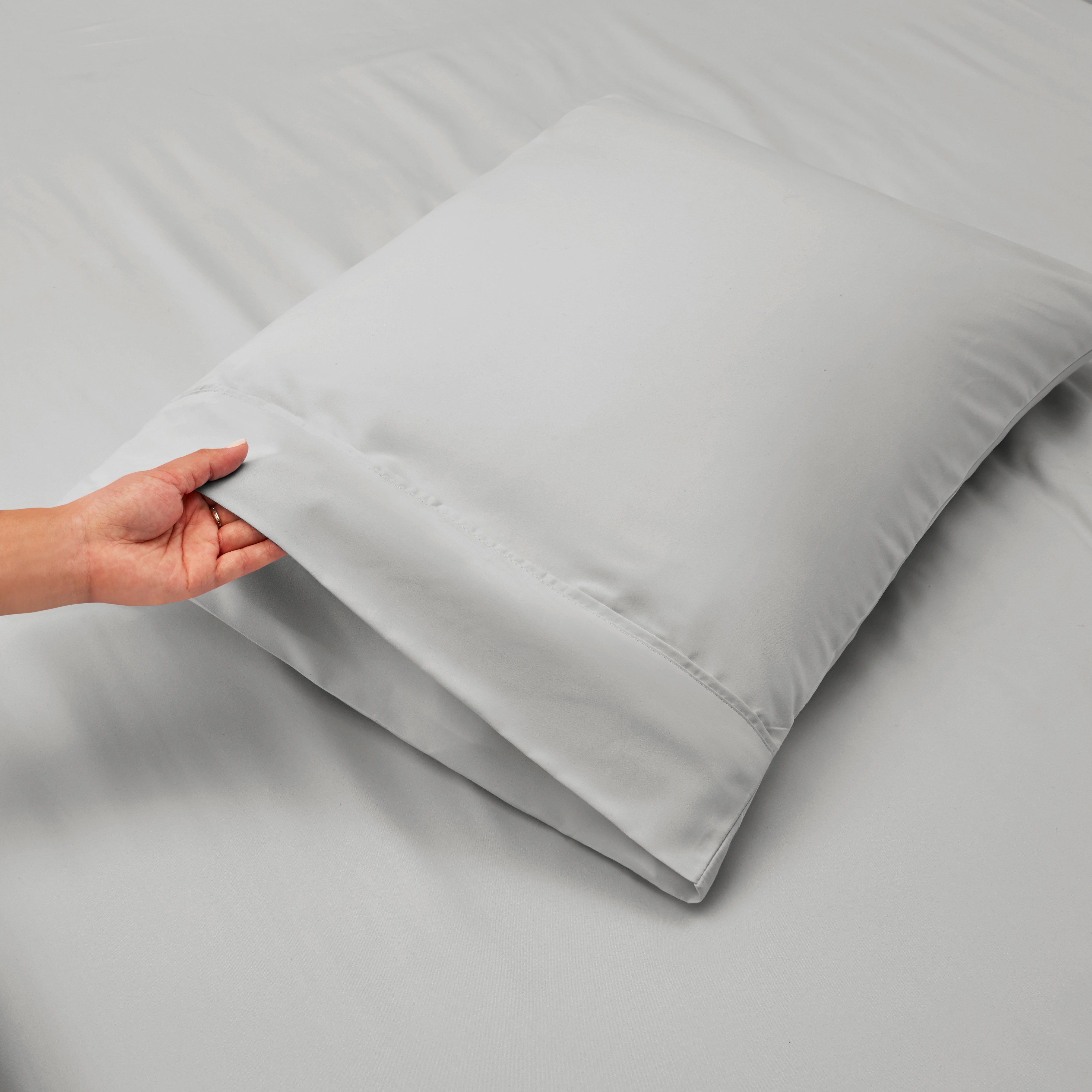 LammaLoe Extra Deep Pocket Queen Sheets Set, 4 Piece, Fits 18"-24" Mattress, Breathable & Extra Soft Bed Sheets, Silver Gray