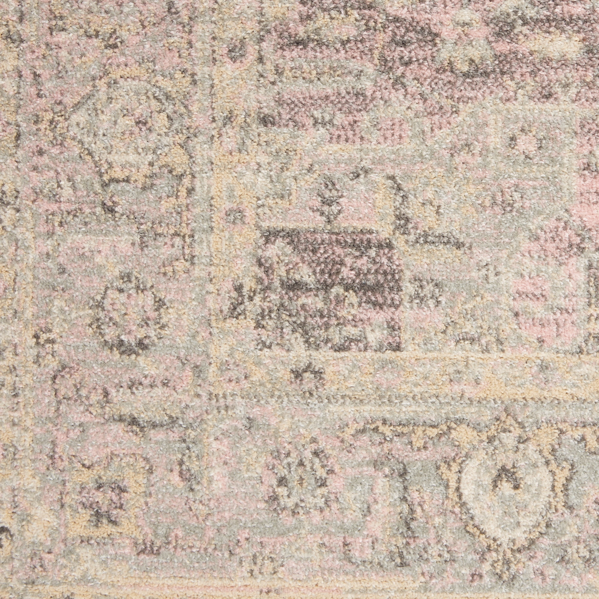 Serene Distressed Persian Ivory/Pink 5'3" x 7'3" Area Rug, (5' x 7')