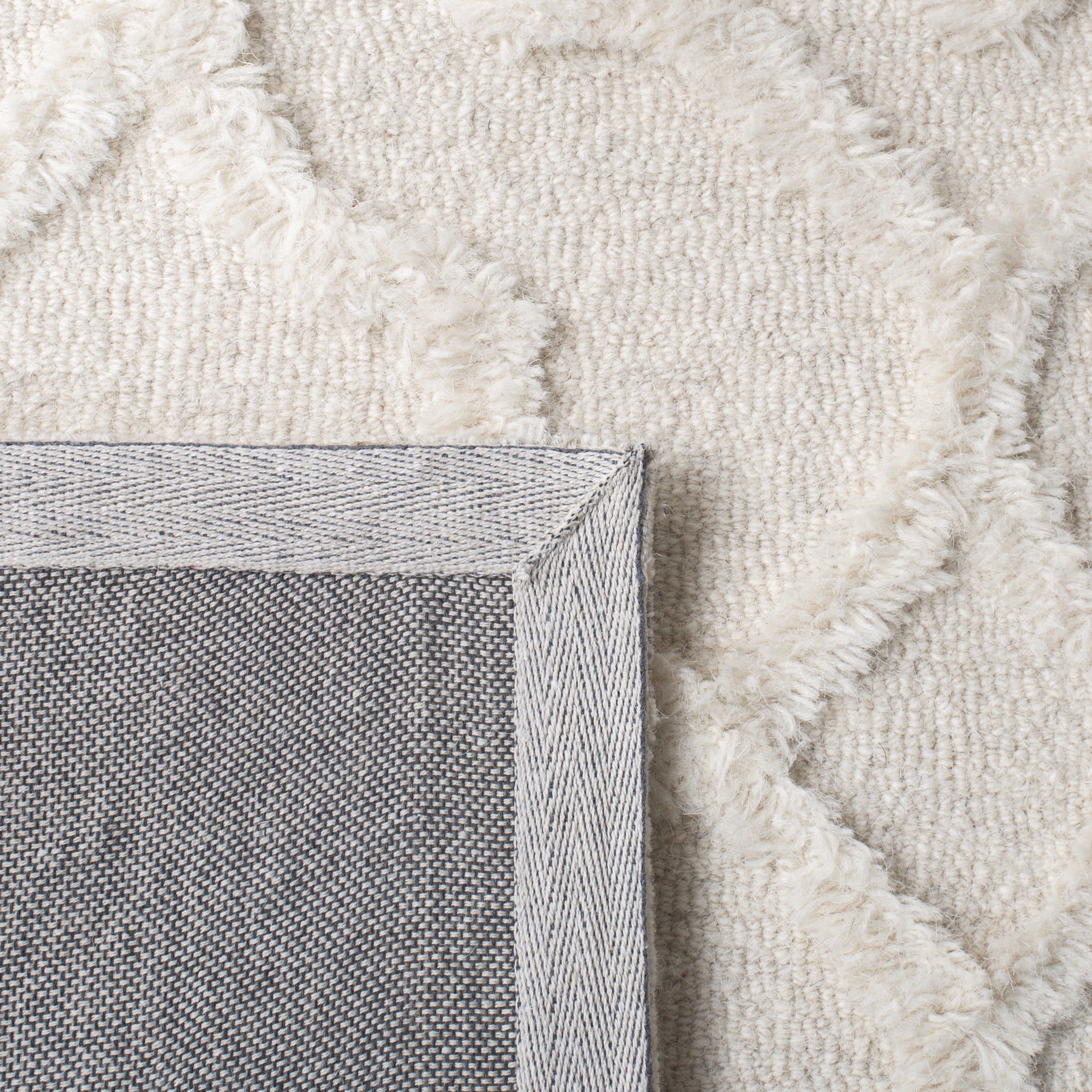 SAFAVIEH Casablanca Merton Diamond Wool Runner Rug, Ivory, 2'3" x 8'