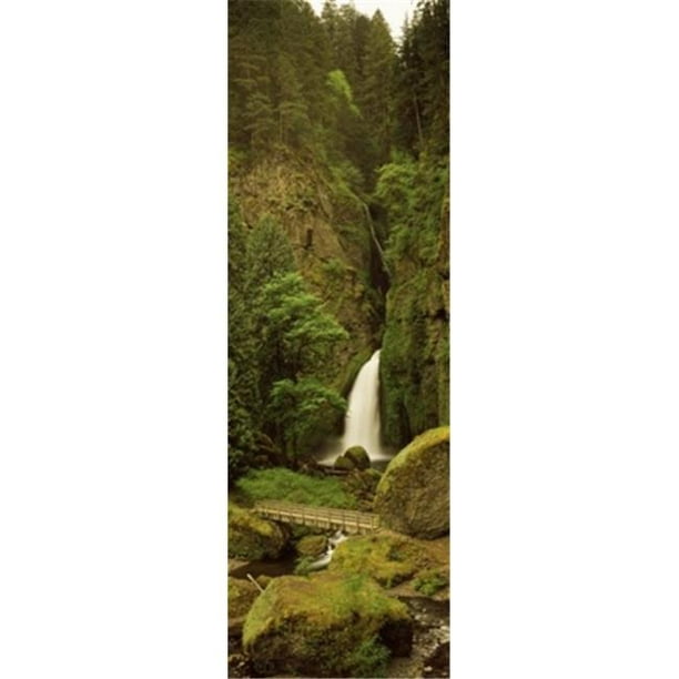 Cascade dans une Forêt Columbia Rivière Gorge Oregon USA Affiche Imprimée par - 12 x 36