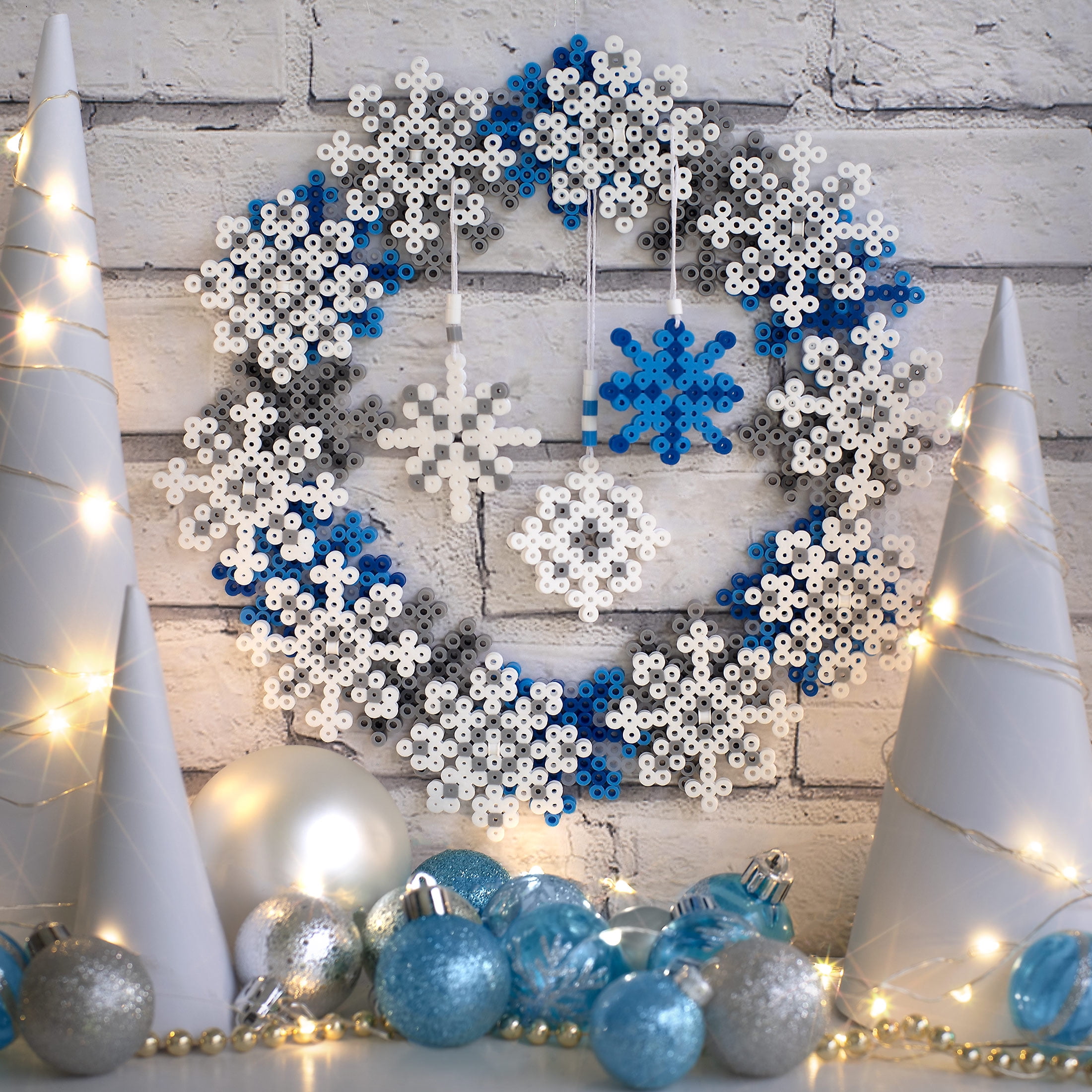 Perler 3D Snowflake Wreath Fused Bead Kit, Ages 6 and up, 4004 Pieces