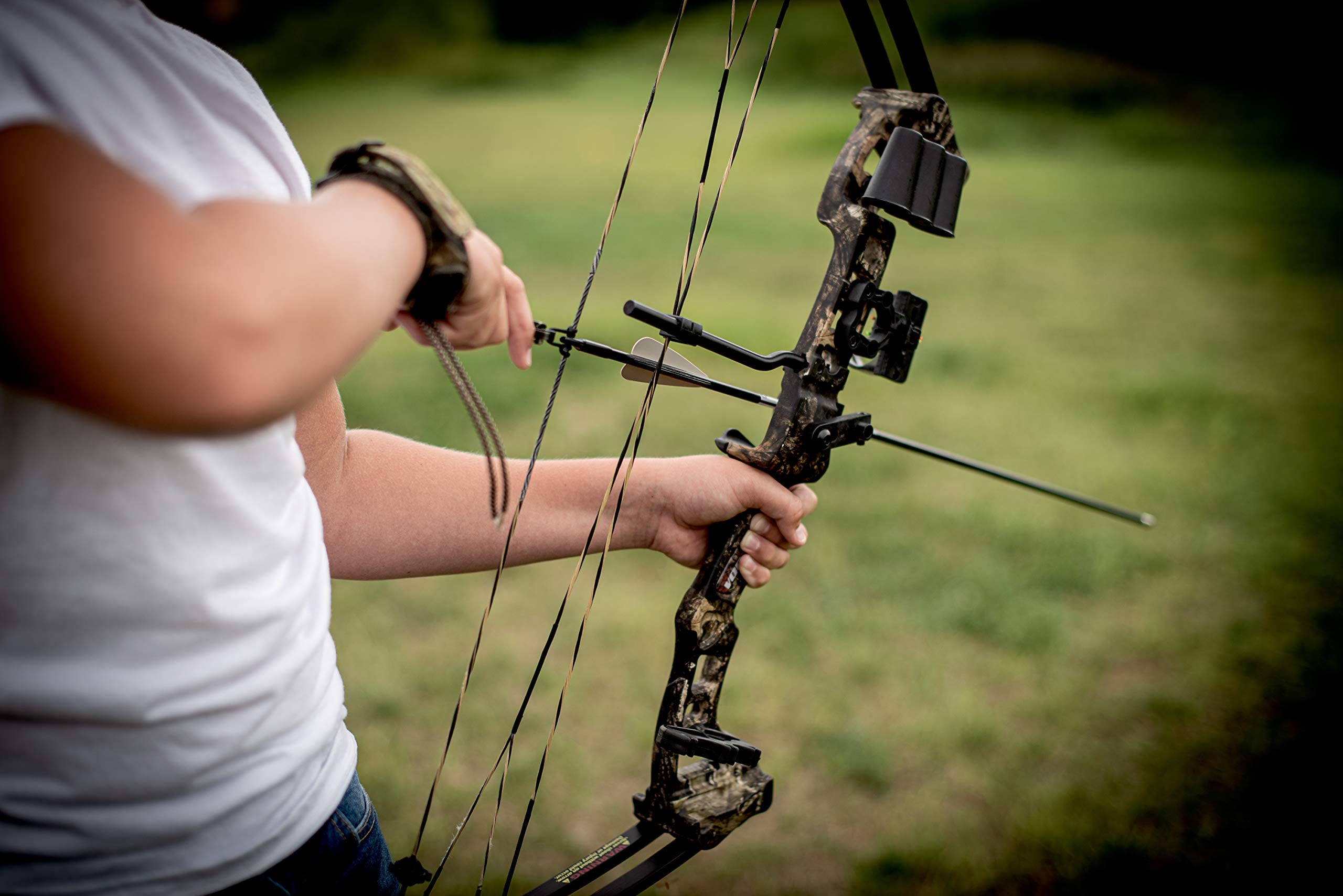 Barnett Vortex Youth Bow Mossy Oak Break Up 22-27 In. 19-45 lbs. Right hand