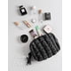 thumbnail image 3 of Bolsa organizadora acolchada para cosméticos Yarnic, negra, 3 of 9