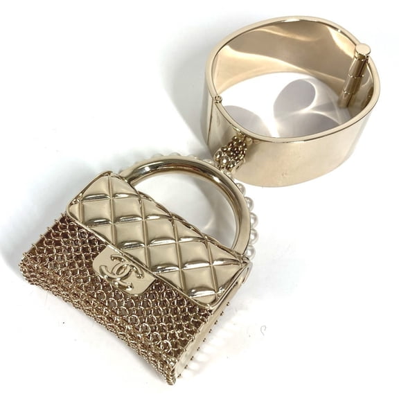 Pre-Owned CHANEL 21S Matelasse Quilted Handbag, CC Coco Mark Logo, Faux Pearl... (Good)