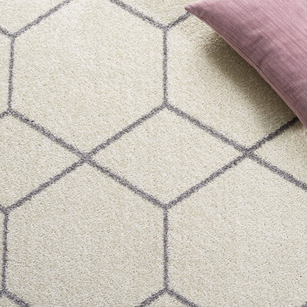 SAFAVIEH Tulum Carmella Geometric Area Rug, 5'5" x 7'7", Ivory/Grey