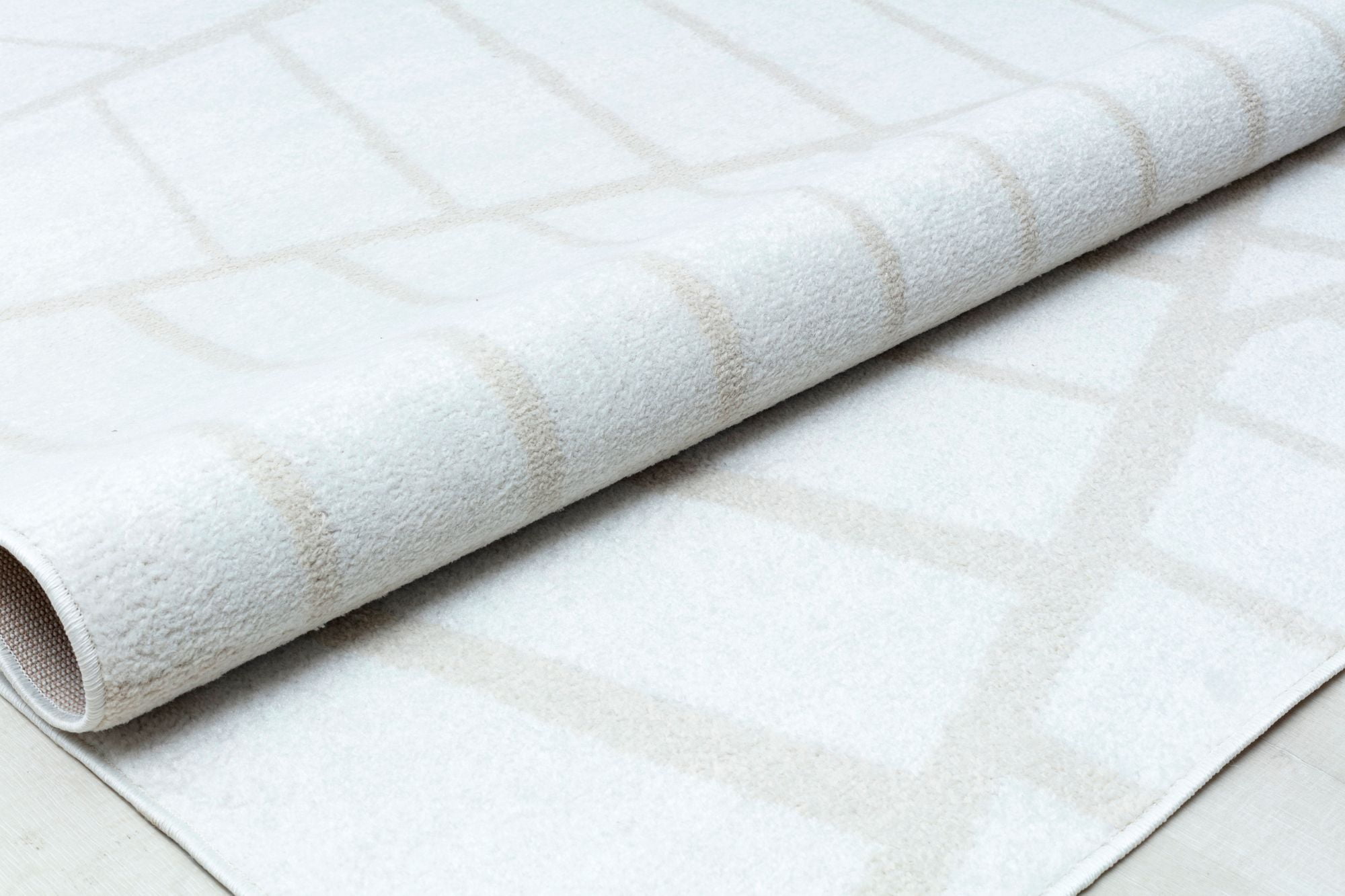 Mason Brooks Azure AZ45C Shell White Geometric Contemporary Tan Area Rug, 8'3" X 10'0"