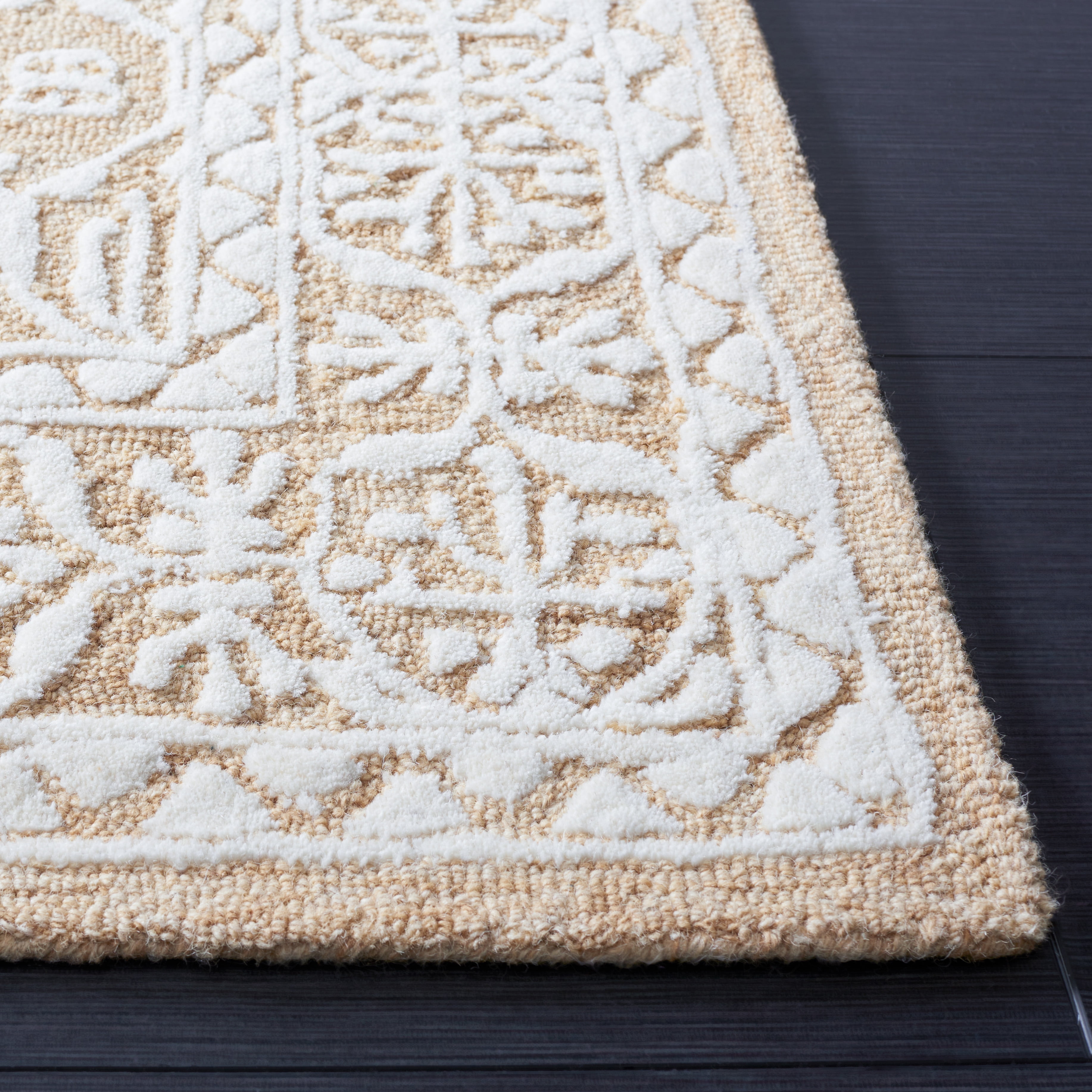 SAFAVIEH Metro Lorenzo Medallion Area Rug, Gold/Ivory, 5' x 8'