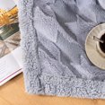 thumbnail image 5 of Mantas con patrón 3D: manta decorativa cálida, súper suave, esponjosa y acogedora para cama, sofá, camping, viajes, 5 of 5