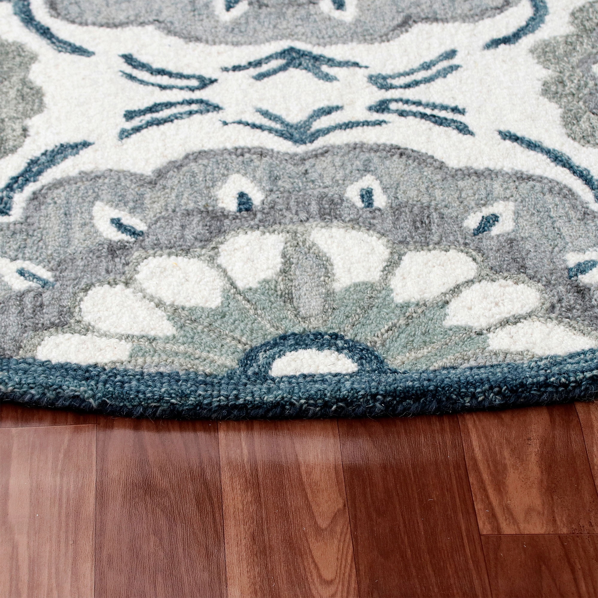 Elm & Oak Clio 7'3" Round Ivory/Gray Suzani Handmade Wool Indoor Area Rug