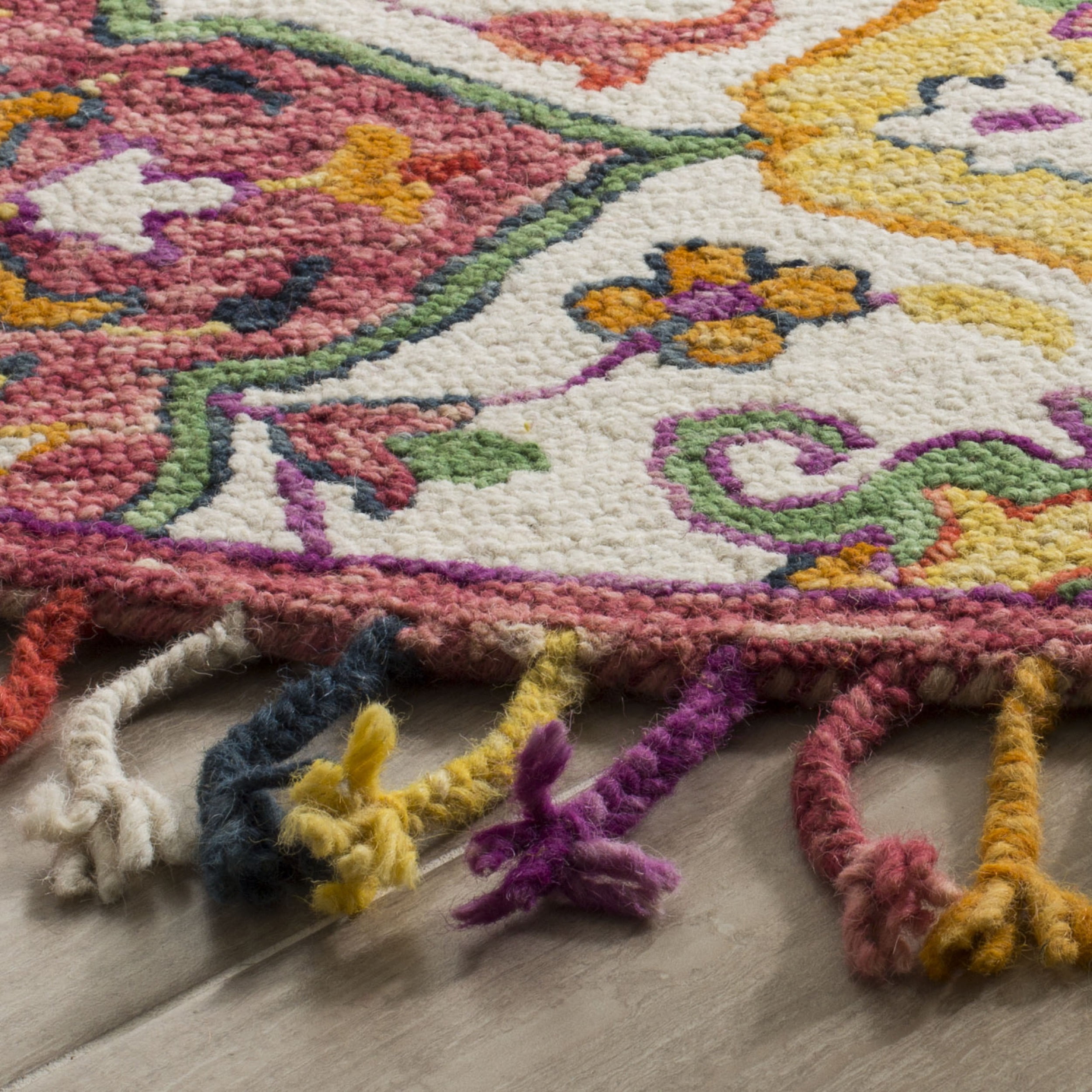 SAFAVIEH Blossom Ira Floral Wool Fringed Area Rug, Ivory/Multi, 3' x 5'