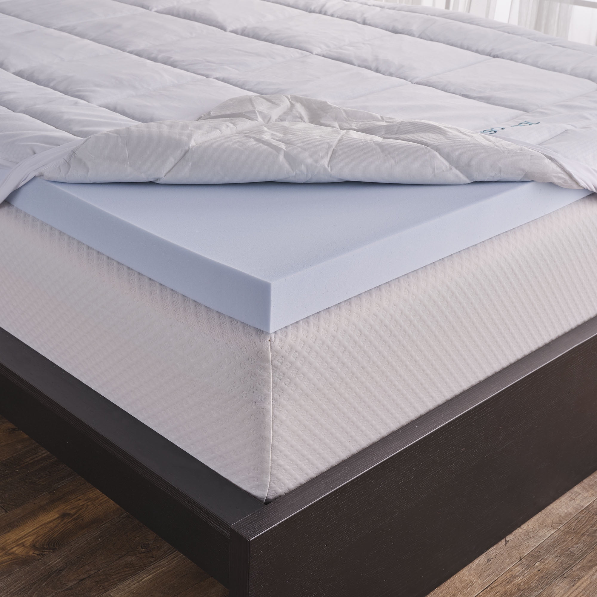 ISOCOOL 3" Serene Foam Mattress Topper with Outlast Cover, Queen