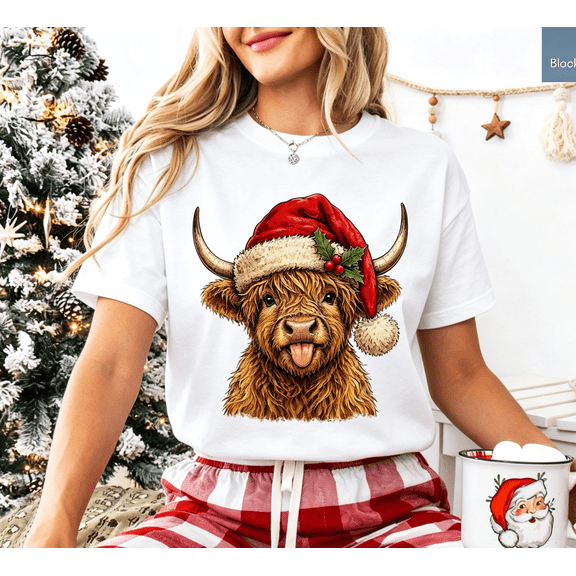 Christmas Highland Cow Graphic T‑Shirt, Funny Santa Hat Highland Cow Crew Neck Short‑Sleeve Casual Holiday Tee for Xmas Festive Wear