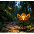 thumbnail image 1 of Lámpara solar de jardín con forma de flor y cristal craquelado | Luz decorativa LED solar para exteriores | Lámpara floral de metal para patio, jardín, camino y macizo de flores., 1 of 5