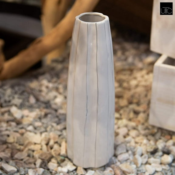 Urban Trends Porcelain Round Vase