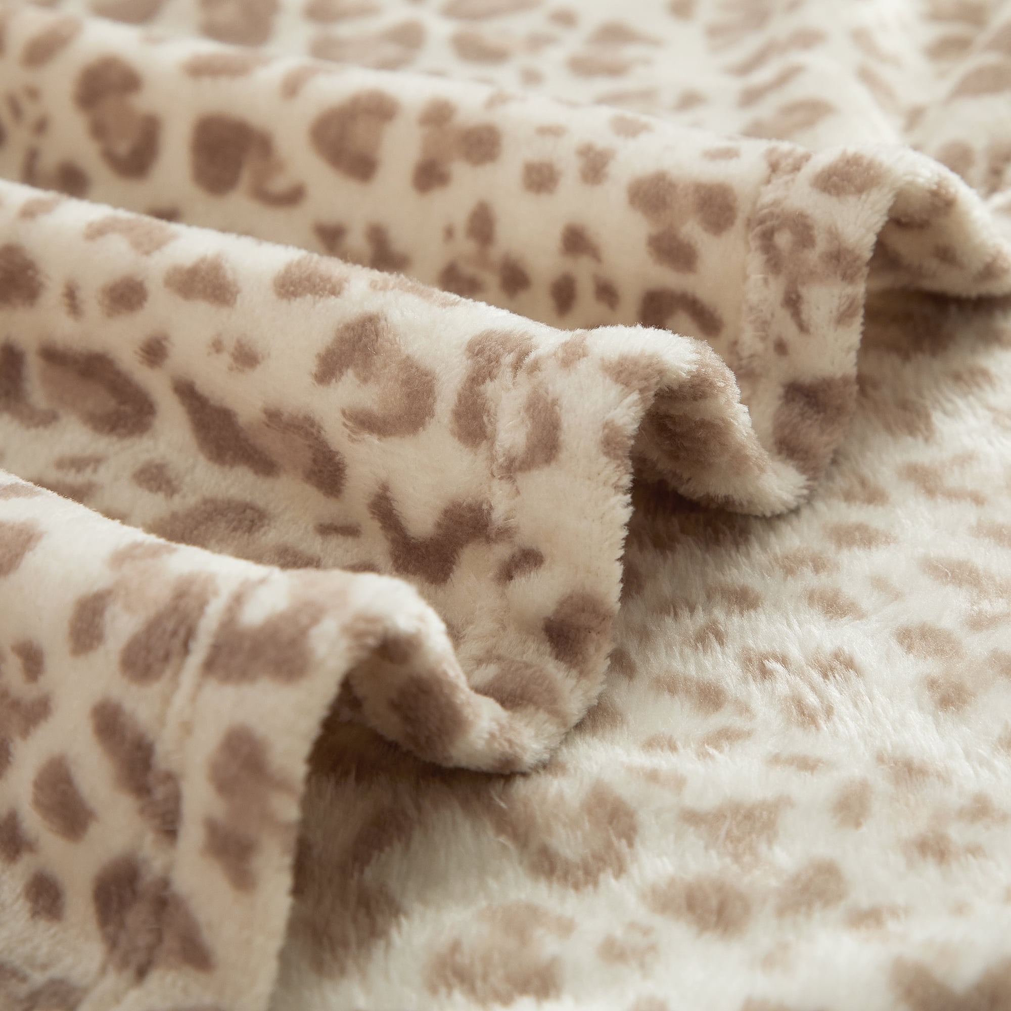 Mainstays Cozy Plush Couch Throw Blanket, Multicolor Abstract Leopard, 50 x 60 in