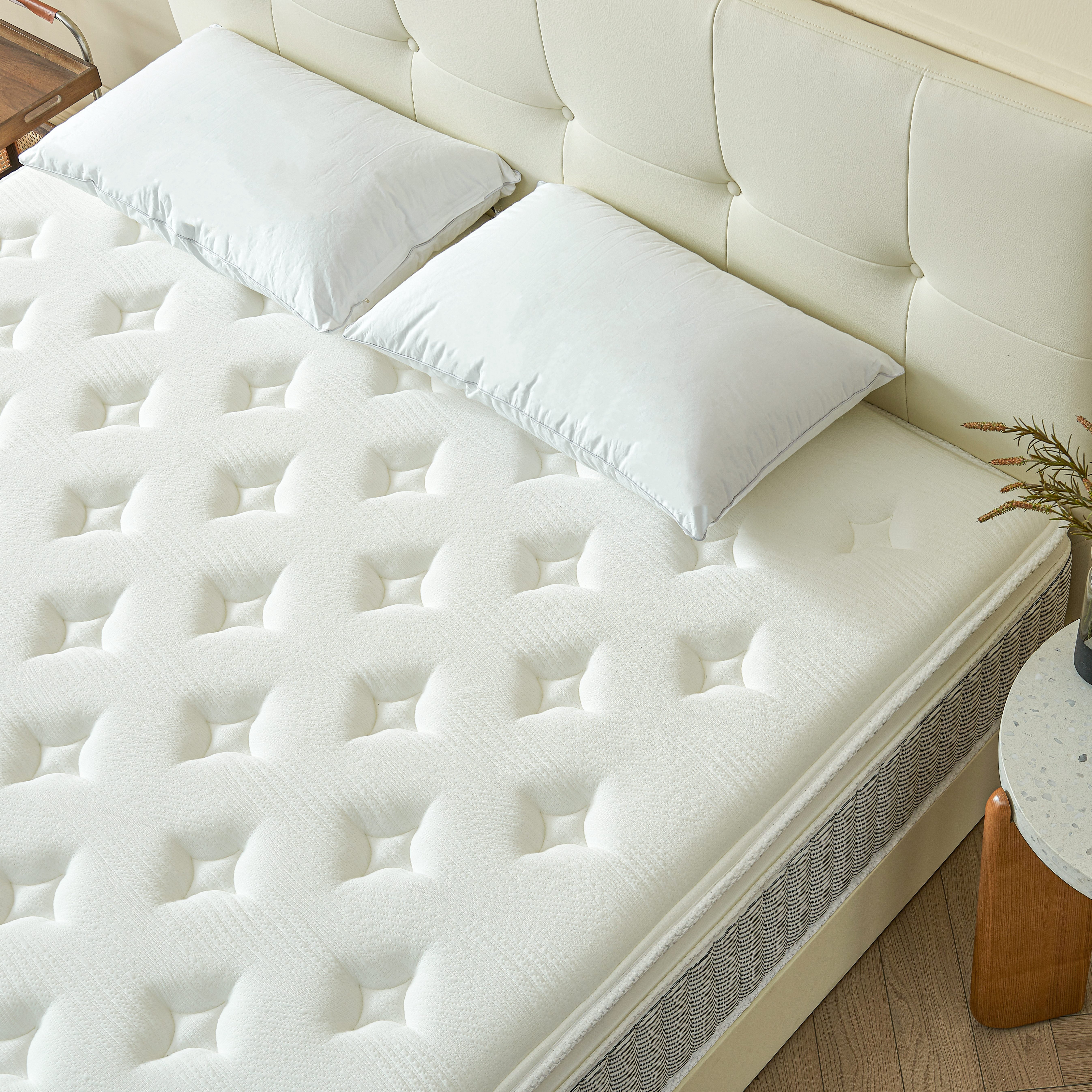 Volantica 12 inch Queen Hybrid Mattress in a Box, Memory Foam and Individually Wrapped Pocket Coils, Medium Firm, Pressure Relief & Motion Isolation, Cooling Gel & Edge Support, CertiPUR-US Certified