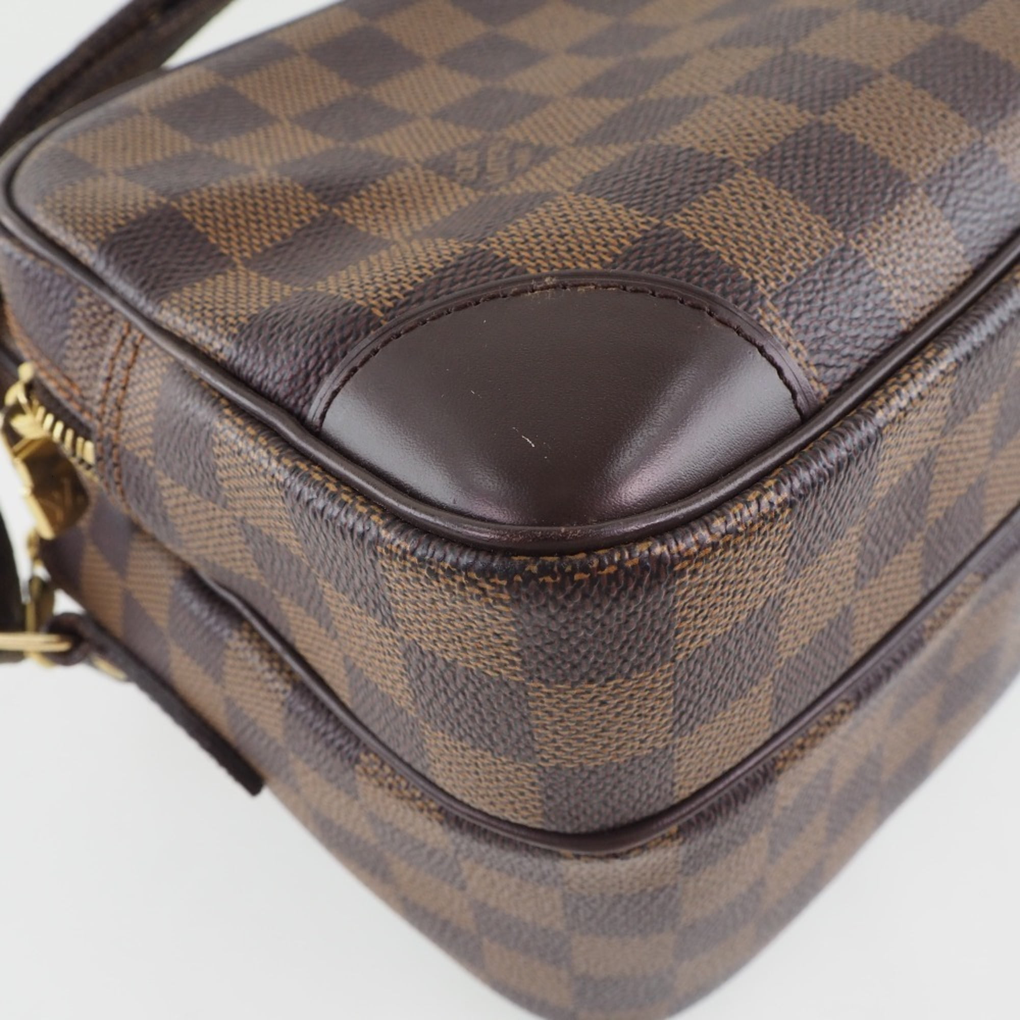 Nile crossbody bag Louis Vuitton Brown in Cotton - 25290288