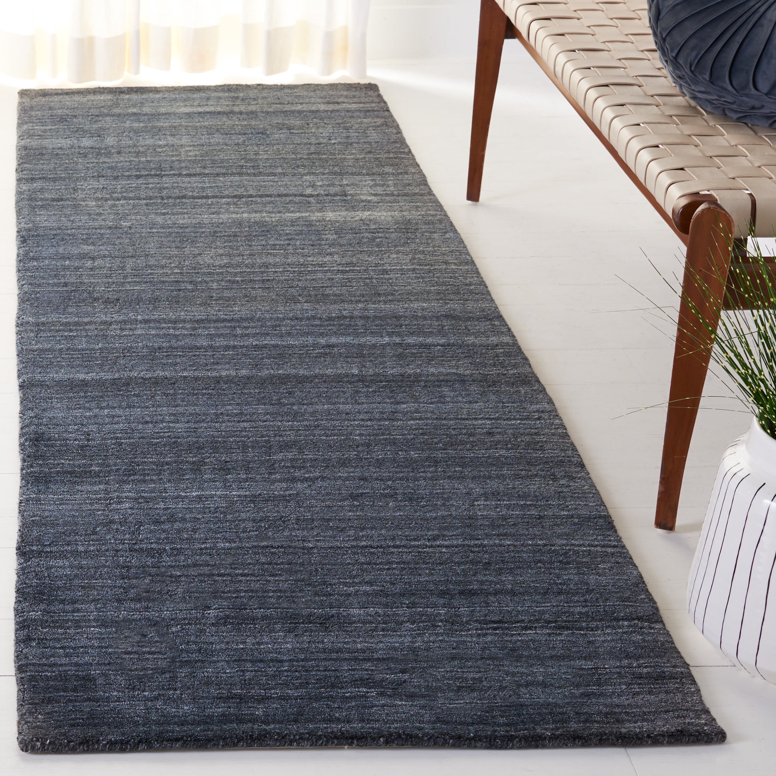 SAFAVIEH Mirage Branislav Solid Runner Rug, Anthracite, 2'6" x 8'