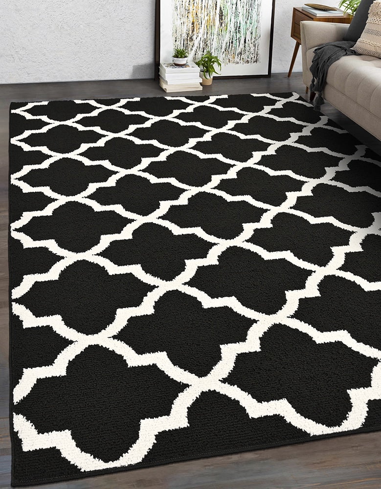 Garland Rug Quatrefoil Polypropylene Black/White Indoor Area Rug, 7'6" x 9'6"