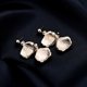 thumbnail image 3 of Exquisita forma de hoja de Ginkgo cuelga pendientes de aleación para mujer y mujer (oro), 3 of 5