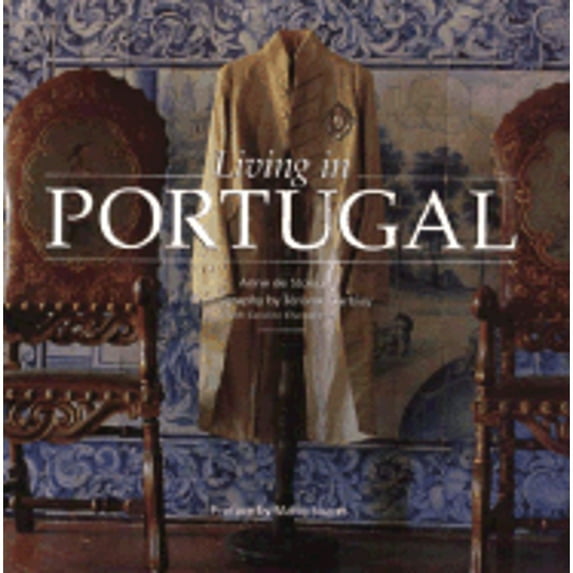 Pre-Owned Living in Portugal (Hardcover) 2080135678 9782080135674
