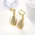 thumbnail image 5 of Pendientes colgantes de lágrima con diseño hueco en oro de 18 quilates, oro rosa y oro blanco., 5 of 5