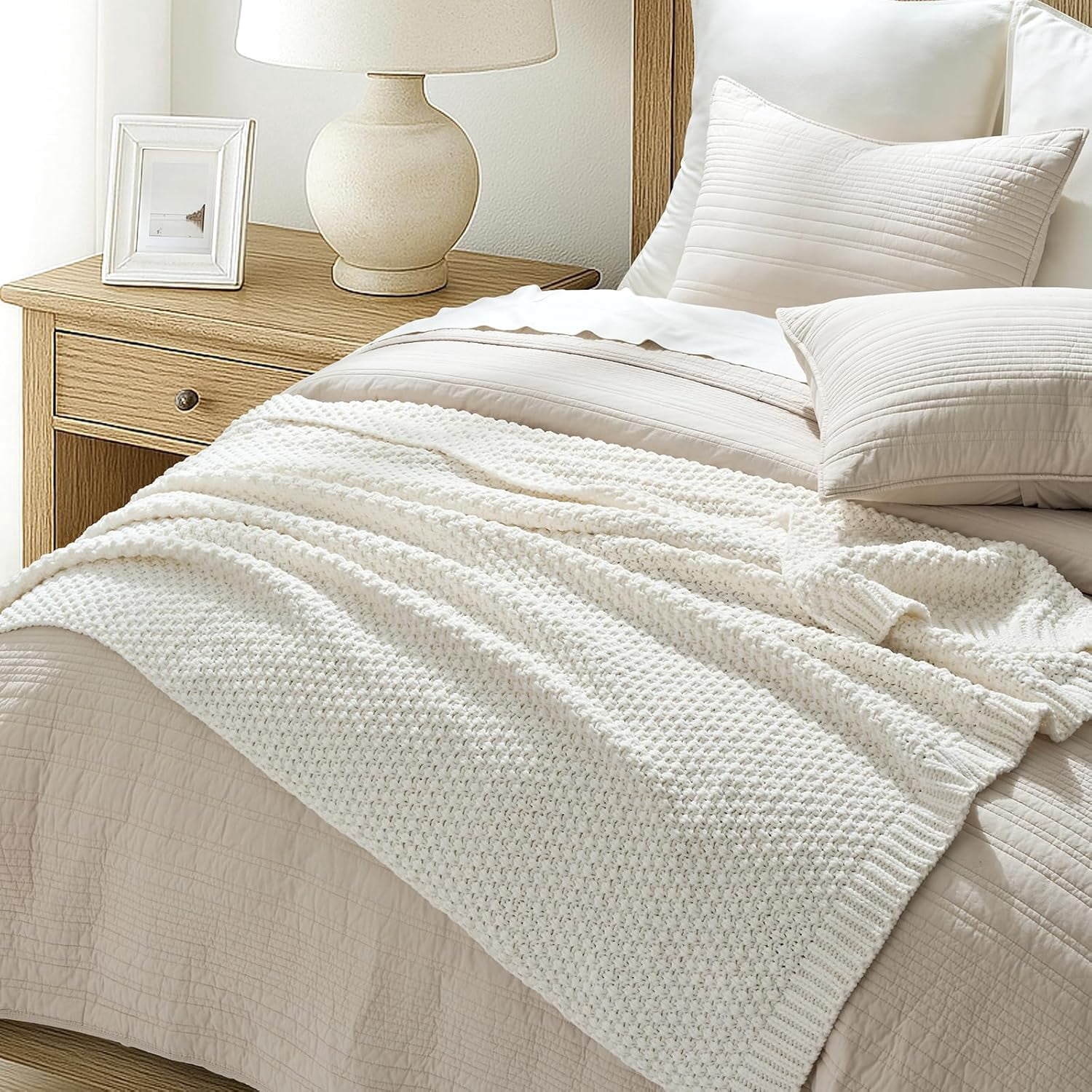 EVERGRACE Chunky Chenille Knit Throw Blanket for Couch, Soft Luxurious Moss Stitch Blankets for Bed, Cozy Decorative Farmhouse Knitted Throws for Sofa, Bright White, 60" x 80"