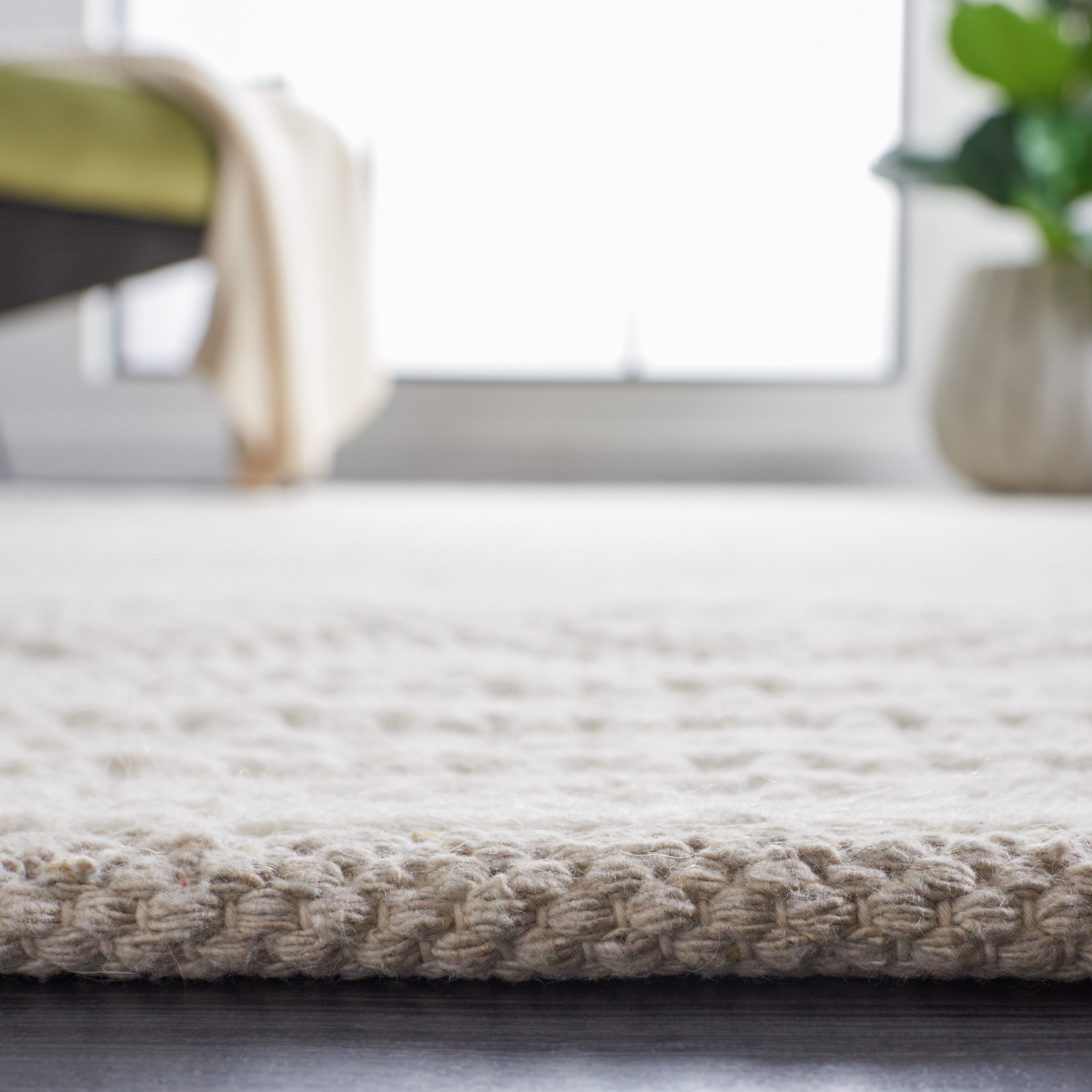 SAFAVIEH Natura Nuala Southwestern Wool Area Rug, Ivory, 6' x 6' Square