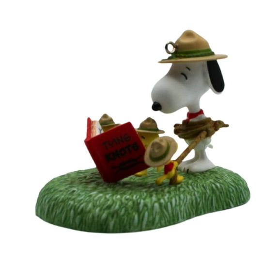 Peanuts Learning the Ropes! Hallmark Keepsake Christmas Ornament 02556