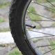 thumbnail image 4 of 4 tapones antipolvo para válvulas de neumáticos de coche y motocicleta de aleación de aluminio con forma de U, 4 of 9