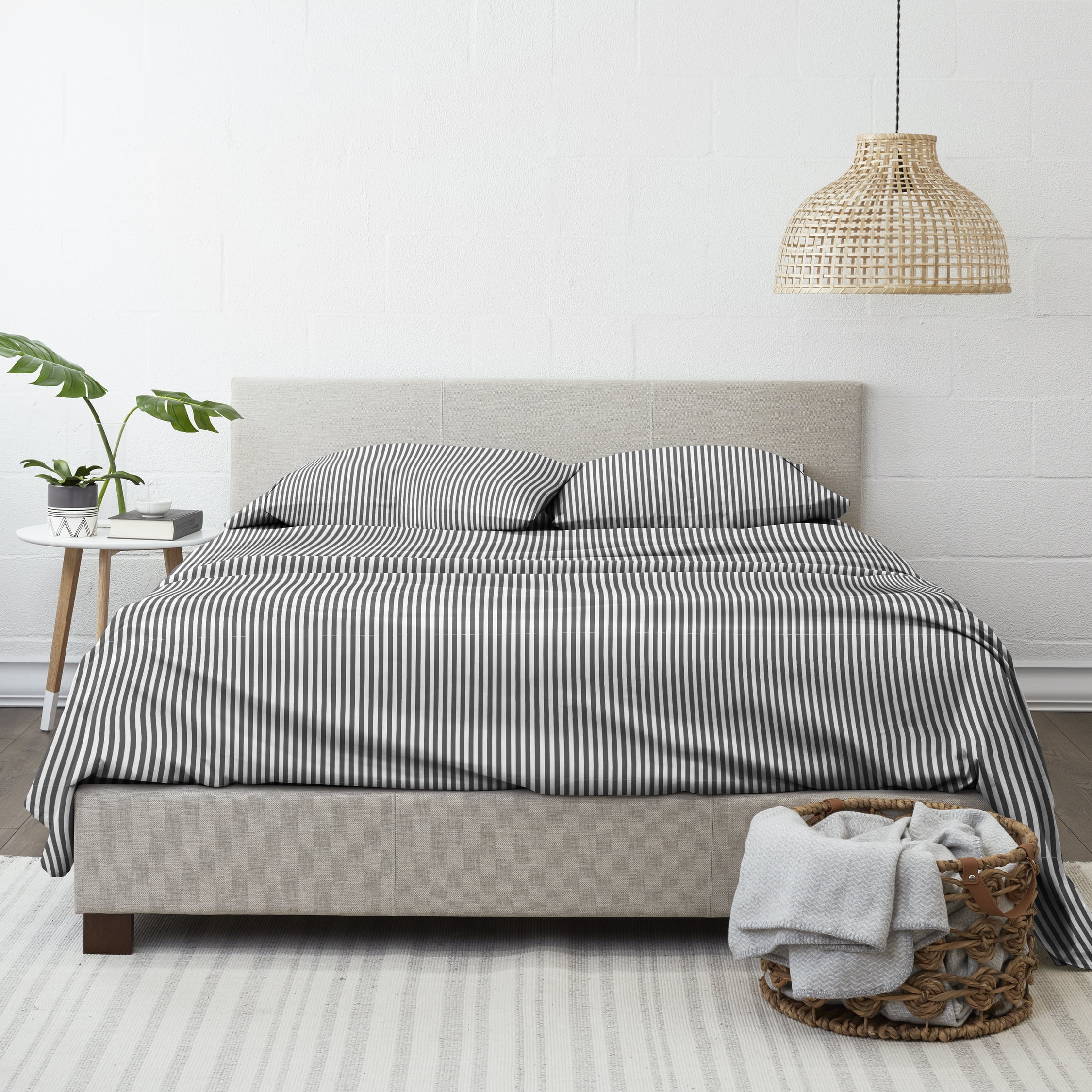 Noble Linens 4 Piece Pattern Microfiber Bed Sheets Set, Gray Ribbon, California King