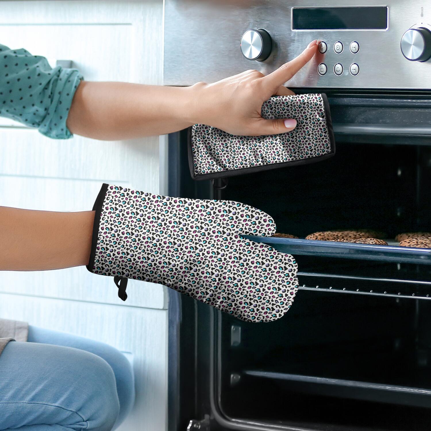 Leopard Print Oven Mitts and Pot Holders Set Of 4, Heat Resistant Kitchen Gloves with Non-Slip Grip, Hanging Loop, Soft Cotton Lining for Baking, Cooking, Grilling, Barbecue