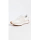 thumbnail image 2 of Zapatilla New Balance 327 de lino para mujer, talla 8, 2 of 4